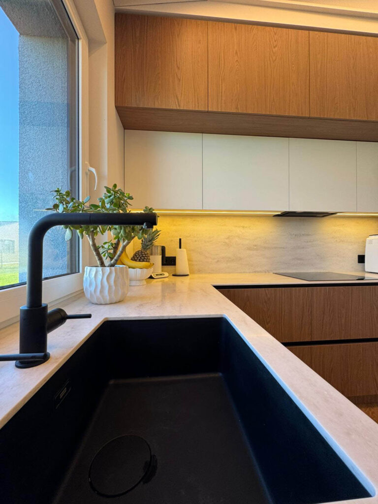 Virtuvės interjero sprendimai-V08